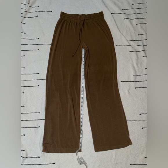 Aritzia Pants - Aritzia Wilfred Free Lounge Pants (color: rustical brown)